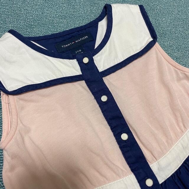 TOMMY HILFIGER(トミーヒルフィガー)のTOMMY HILFIGER 配色ワンピース　2T(90) キッズ/ベビー/マタニティのキッズ服女の子用(90cm~)(ワンピース)の商品写真