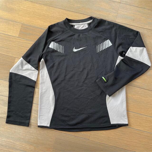 NIKE(ナイキ)のNIKE ナイキ NikeFIT トレーニングシャツ ブラック スポーツ/アウトドアのサッカー/フットサル(ウェア)の商品写真