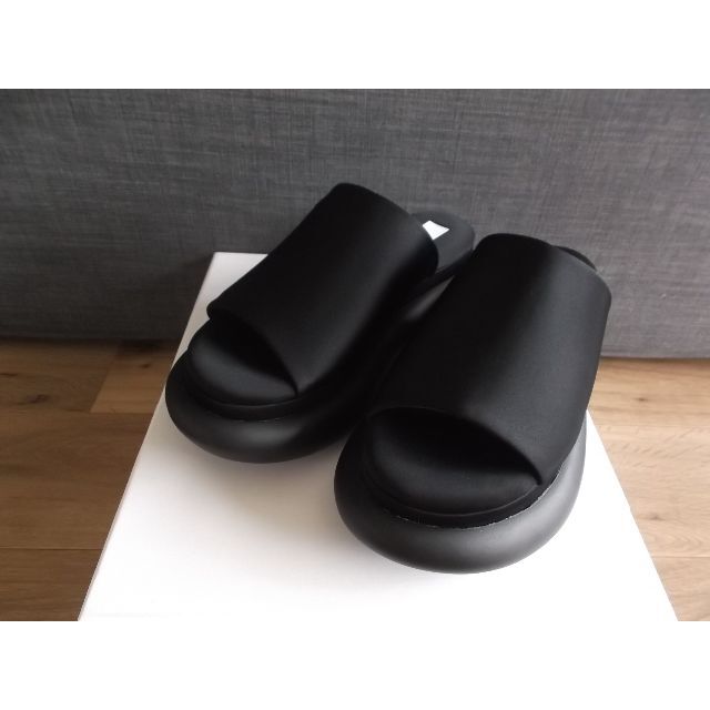 ENFOLD - 今期・完売・未使用・ENFOLDのフローティングサンダル ENFOLD - 今期・完売・未使用・ENFOLDのフローティングサンダル