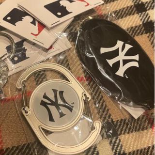 MLB ヤンキース カラビナ コインケース
