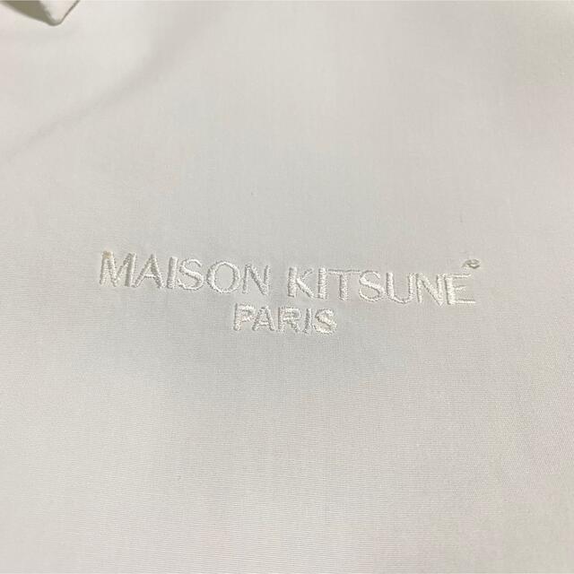 MAISON KITSUNE'(メゾンキツネ)の22SS ロゴ刺繍　シャツ　MAISON KITSUNE メゾンキツネ メンズのトップス(シャツ)の商品写真