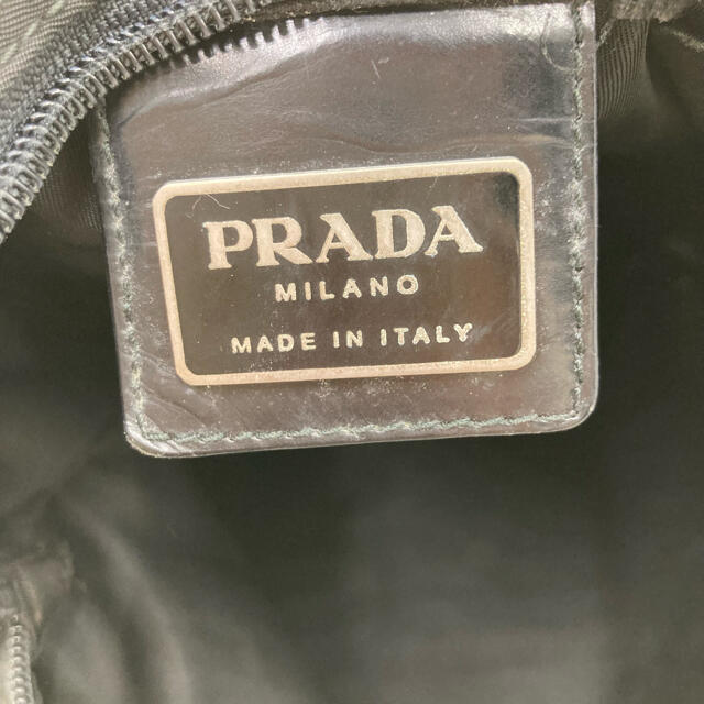 PRADA(プラダ)のプラダ　ショルダーバッグ　ナイロン　レザー　三角プレート　サコッシュ　ブラック レディースのバッグ(ショルダーバッグ)の商品写真