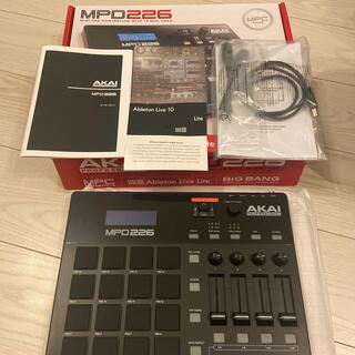 AKAI professional MPD226 (MIDIコントローラー)