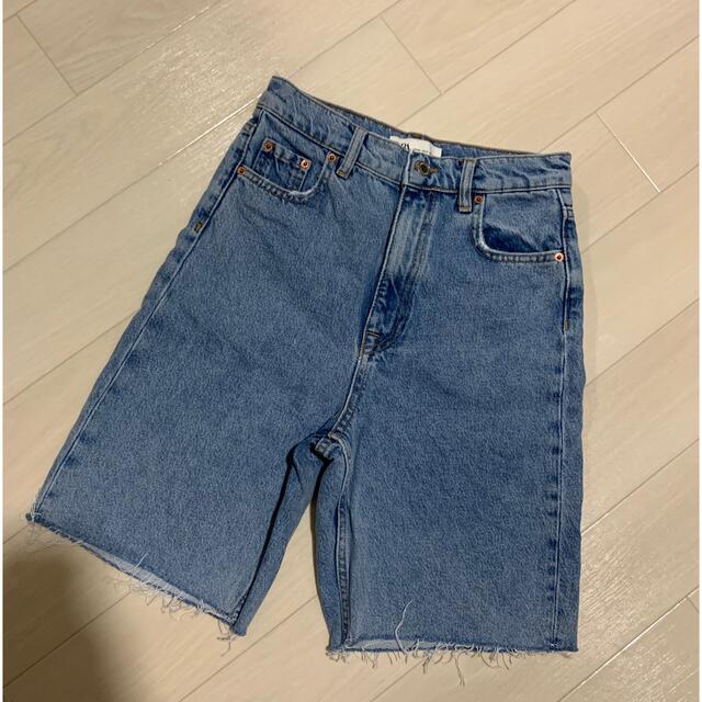 ZARA(ザラ)のZARA デニムバミューダパンツ レディースのパンツ(ハーフパンツ)の商品写真