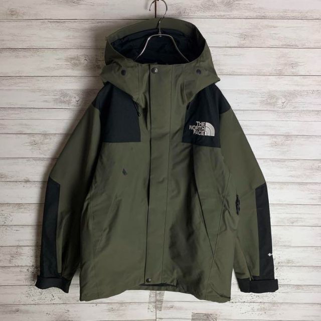 THE NORTH FACE(ザノースフェイス)の【超希少カラー】ノースフェイス☆ワンポイント刺繍ロゴ即完売モデルジャケット　美品 メンズのジャケット/アウター(マウンテンパーカー)の商品写真