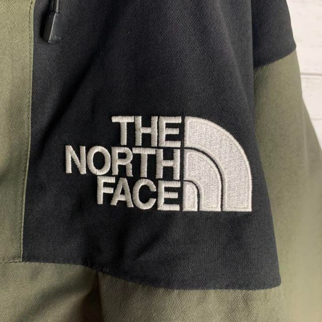 THE NORTH FACE(ザノースフェイス)の【超希少カラー】ノースフェイス☆ワンポイント刺繍ロゴ即完売モデルジャケット　美品 メンズのジャケット/アウター(マウンテンパーカー)の商品写真