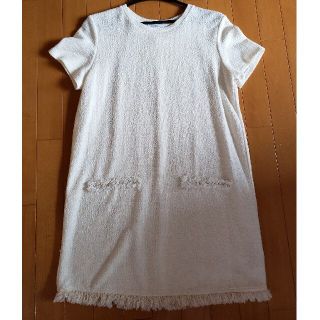 ザラ(ZARA)の【⠀ZARA 】夏の涼しい素材のツィード風ワンピース(その他)