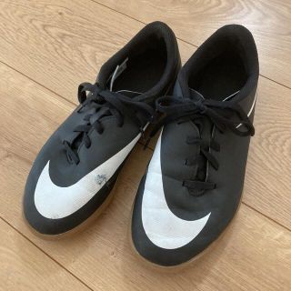 ナイキ(NIKE)のNIKE ナイキ フットサルシューズ　23.5cm(シューズ)