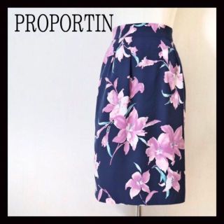 プロポーション(PROPORTION)のPROPORTIN プロポーション　タイトスカート　花柄(ひざ丈スカート)