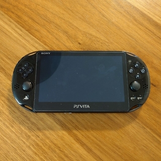 プレイステーションヴィータ(PlayStation Vita)のPS VITA本体 PCH-2000ブラック(携帯用ゲーム機本体)
