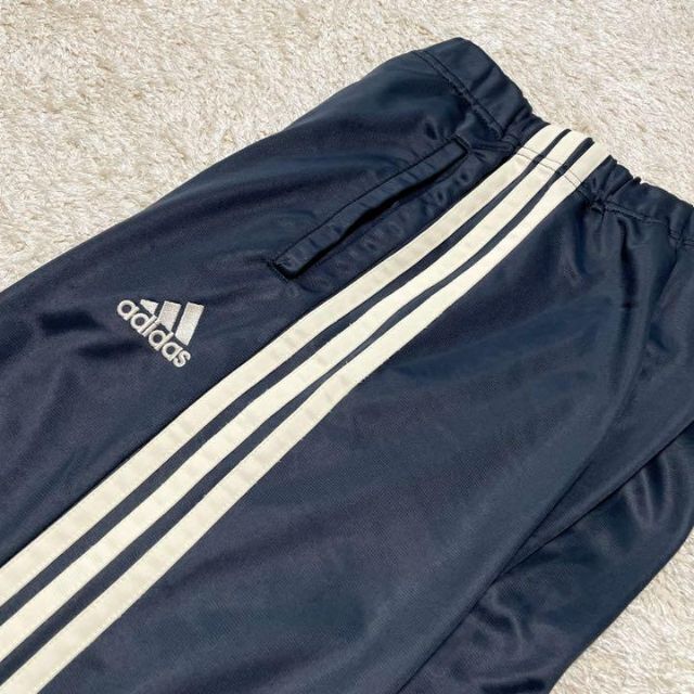 adidasトラックパンツ　デサント製