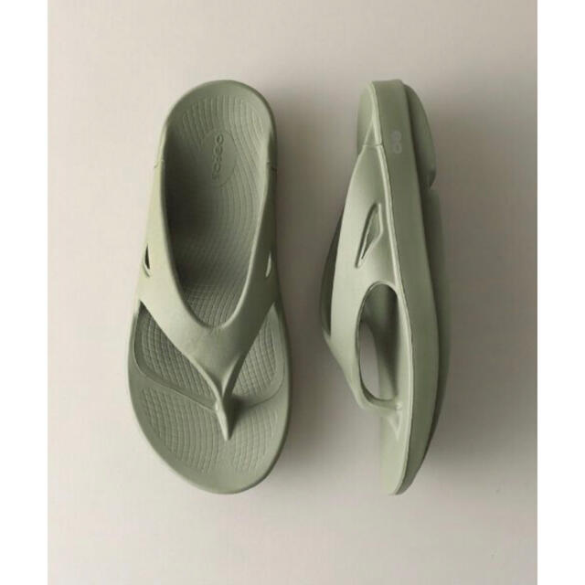 OOFOS - ☆ OOFOS OOriginal Sage Olive カーキ 新色 未使用☆の通販 OOFOS - ☆ OOFOS OOriginal Sage Olive カーキ 新色 未使用☆の通販