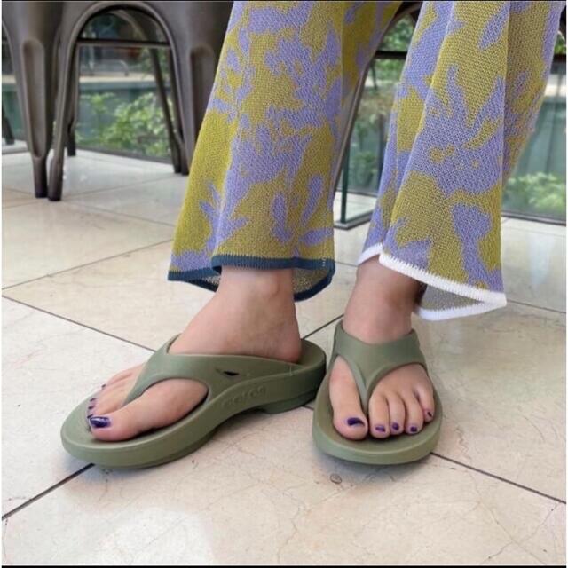 OOFOS - ☆ OOFOS OOriginal Sage Olive カーキ 新色 未使用☆の通販 OOFOS - ☆ OOFOS OOriginal Sage Olive カーキ 新色 未使用☆の通販