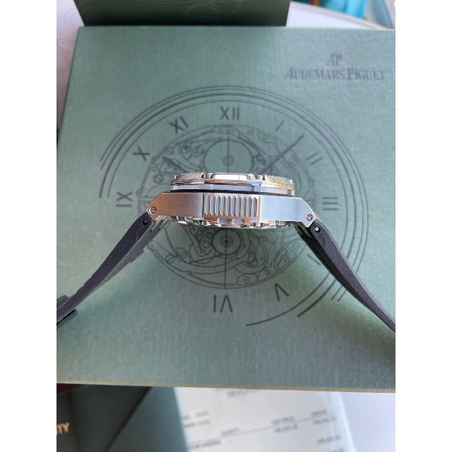 AUDEMARS PIGUET(オーデマピゲ)のオーデマピゲ/Audemars Piguet ロイヤル オーク オフショア メンズの時計(腕時計(アナログ))の商品写真