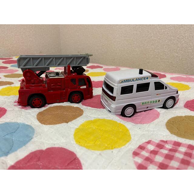 救急車　消防車　おもちゃ キッズ/ベビー/マタニティのおもちゃ(電車のおもちゃ/車)の商品写真