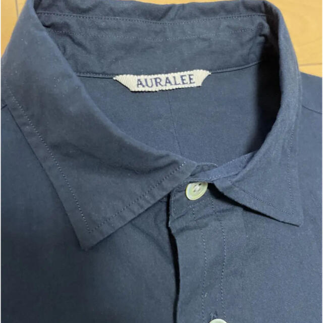 AURALEE(オーラリー)のAuralee Navy シャツ メンズのトップス(シャツ)の商品写真