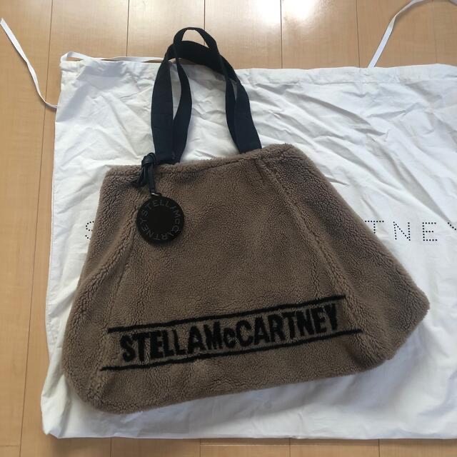 Stella McCartney(ステラマッカートニー)の正規品/ステラマッカートニー　ボアトート　キャリートート　stella モコモコ レディースのバッグ(トートバッグ)の商品写真