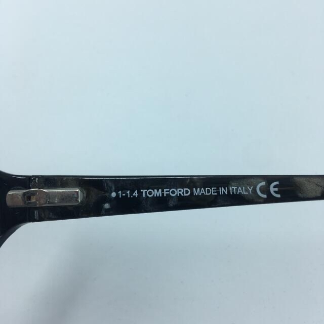 TOM FORD(トムフォード)のTOM FORD  トムフォード　TF5244 001 メガネ　日本未入荷 メンズのファッション小物(サングラス/メガネ)の商品写真