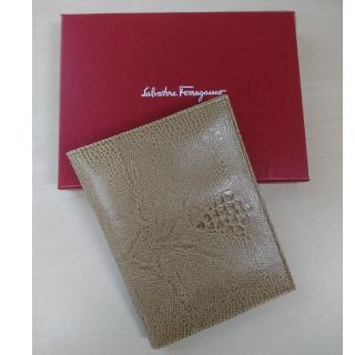 Salvatore Ferragamo(パスケース/IDカードホルダー)のフリマ Salvatore Ferragamo(パスケース/IDカードホルダー)のフリマ