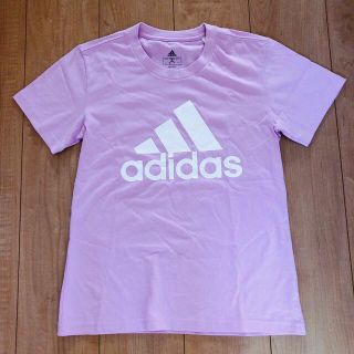 アディダス(adidas)のadidas Tシャツ(Tシャツ/カットソー)