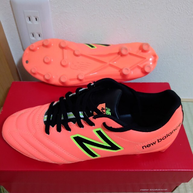 速くおよび自由な ニューバランス サッカースパイク新品未使用 28cm