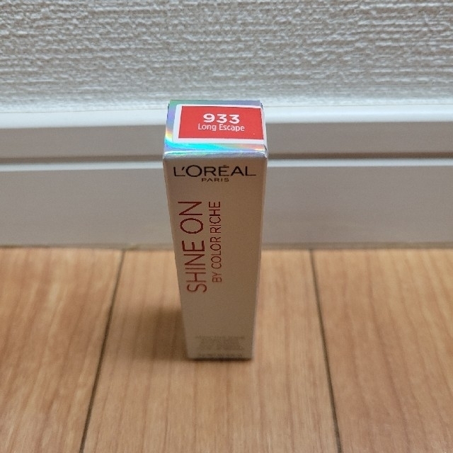 L'Oreal Paris(ロレアルパリ)のロレアルパリ シャインオン 933 ロングエスケープ コスメ/美容のベースメイク/化粧品(口紅)の商品写真