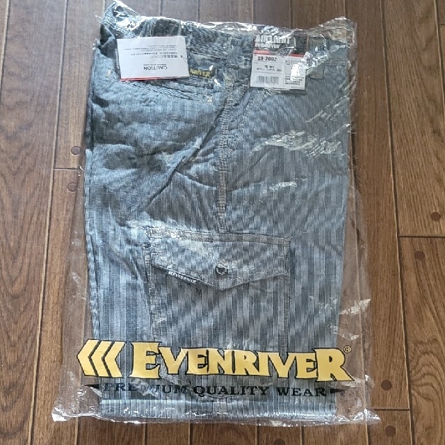 EVEN RIVER(イーブンリバー)のイーブンリバー ヒッコリーブルー カーゴパンツ W76cm メンズのパンツ(ワークパンツ/カーゴパンツ)の商品写真