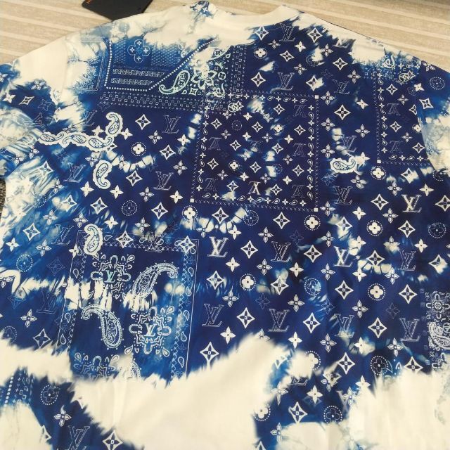 カテゴリ ルイヴィトンモノグラムバンダナTシャツ ペイズリー ブランド