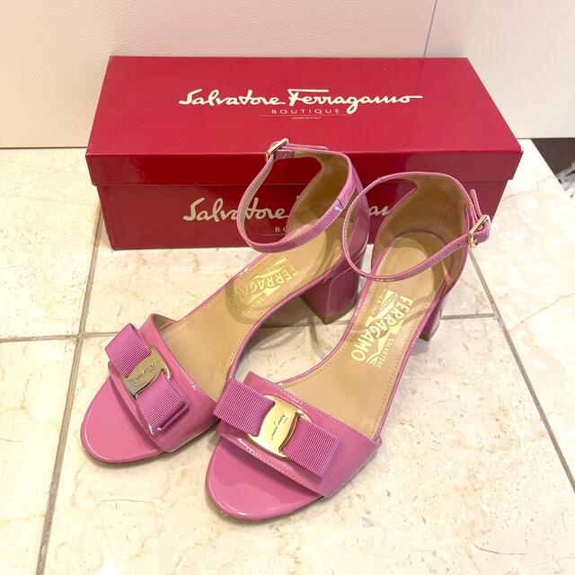 FERRAGAMO サルバトーレフェラガモ サンダル ピンク - 靴