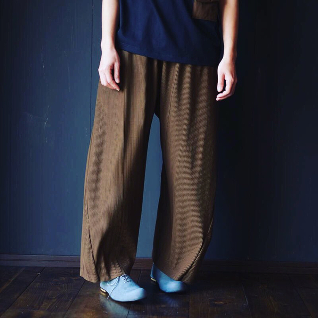 Yohji Yamamoto(ヨウジヤマモト)のKa na ta / pleates X pants black レディースのパンツ(カジュアルパンツ)の商品写真