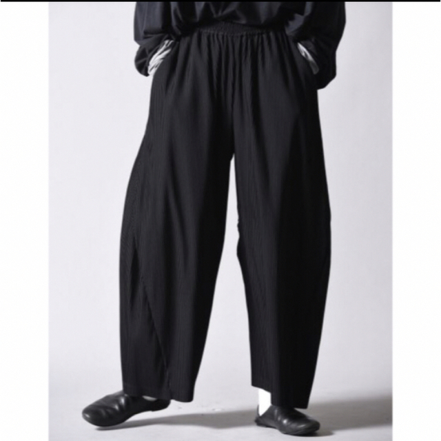 Yohji Yamamoto(ヨウジヤマモト)のKa na ta / pleates X pants black レディースのパンツ(カジュアルパンツ)の商品写真