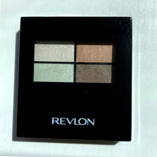 REVLON(レブロン)のレブロン アイグロー シャドウ クワッド N コスメ/美容のベースメイク/化粧品(アイシャドウ)の商品写真