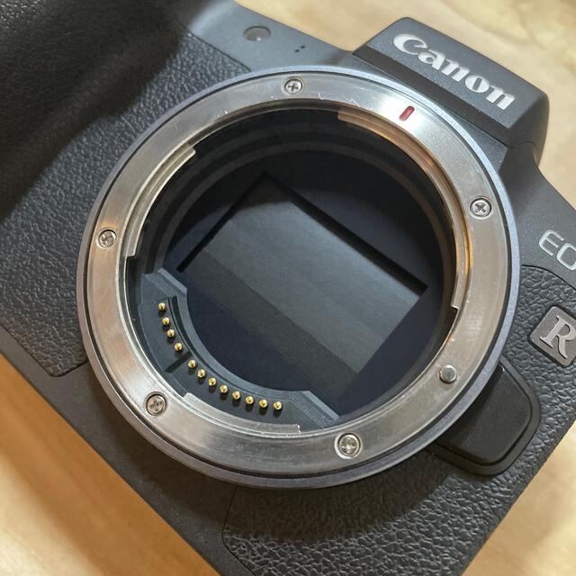 Canon(キヤノン)のCANON EOS R バッテリーグリップ付 スマホ/家電/カメラのカメラ(ミラーレス一眼)の商品写真