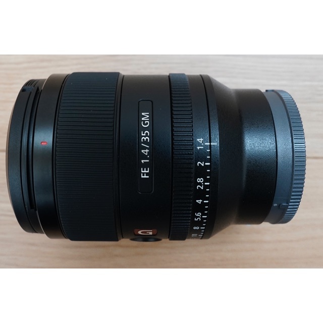 SONY(ソニー)の【美品】SONY FE 35mm F1.4 GM SEL35F14GM 保証有 スマホ/家電/カメラのカメラ(レンズ(単焦点))の商品写真