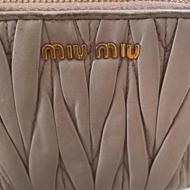miumiu(ミュウミュウ)のmiumiu  ミュウミュウ　マトラッセ　財布　ウォレット レディースのファッション小物(財布)の商品写真