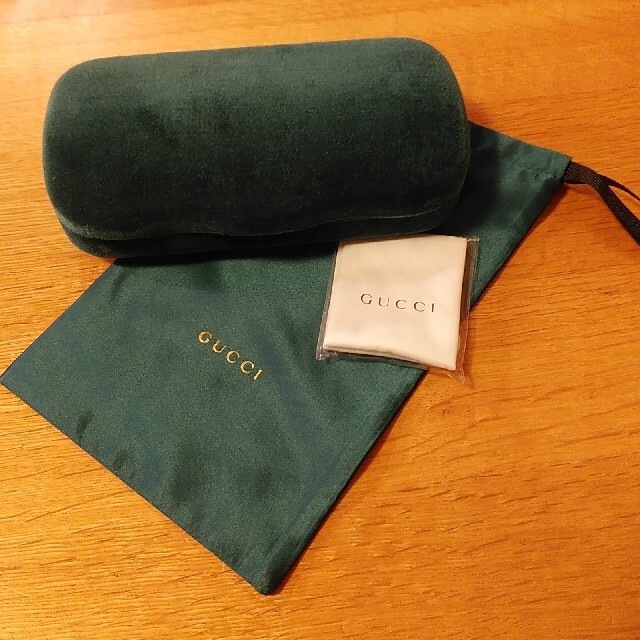 Gucci(グッチ)のGUCCI　サングラスケース　メガネケース レディースのファッション小物(サングラス/メガネ)の商品写真