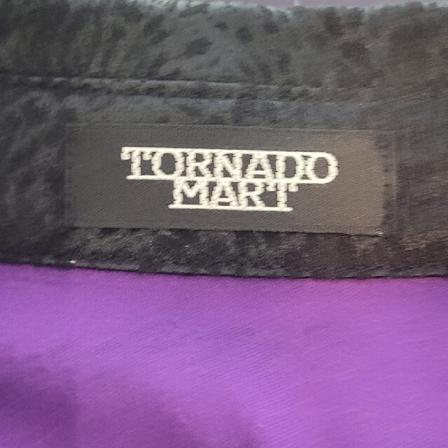 TORNADO MART(トルネードマート)のTORNADO MART  ポロシャツ ブラック×パープル アニマル ヒョウ柄 メンズのトップス(シャツ)の商品写真