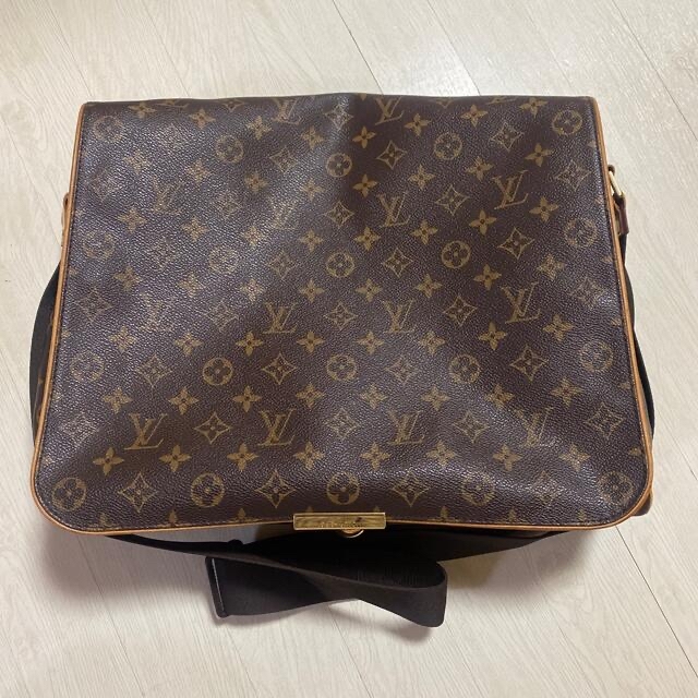 LOUIS VUITTON(ルイヴィトン)のLOUIS VUITTON 正規品 大容量 ショルダーバッグ レディースのバッグ(ショルダーバッグ)の商品写真