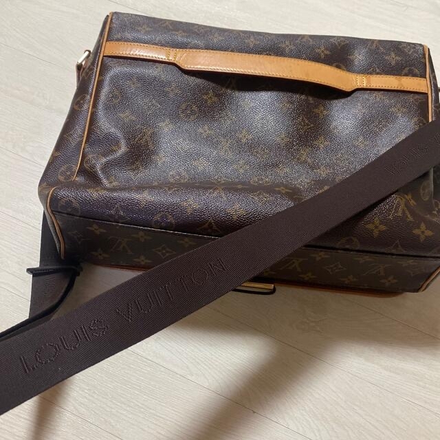 LOUIS VUITTON 正規品 大容量 ショルダーバッグレディース