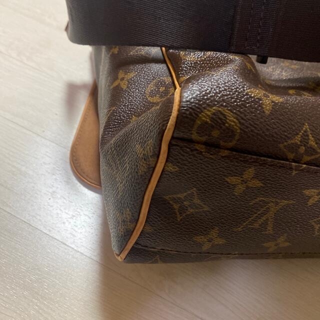 LOUIS VUITTON(ルイヴィトン)のLOUIS VUITTON 正規品 大容量 ショルダーバッグ レディースのバッグ(ショルダーバッグ)の商品写真