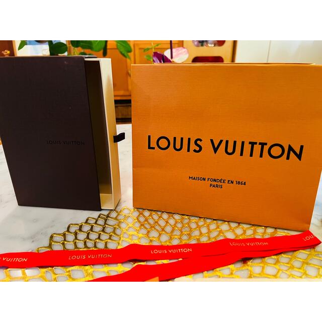 LOUIS VUITTON(ルイヴィトン)のLOUIS VUITTON　⭐︎お箱と袋とリボンと⭐︎ レディースのバッグ(ショップ袋)の商品写真