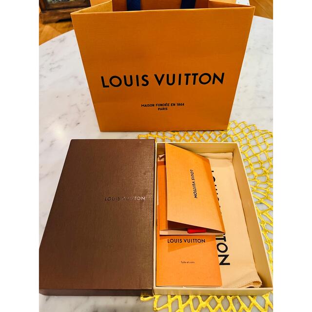 LOUIS VUITTON(ルイヴィトン)のLOUIS VUITTON　⭐︎お箱と袋とリボンと⭐︎ レディースのバッグ(ショップ袋)の商品写真