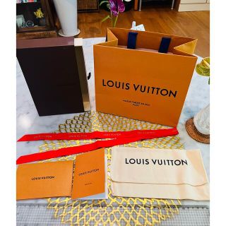 ルイヴィトン(LOUIS VUITTON)のLOUIS VUITTON　⭐︎お箱と袋とリボンと⭐︎(ショップ袋)