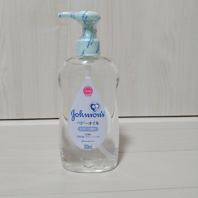 Johnson's(ジョンソン)のジョンソン ベビーオイル 無香料 300ml キッズ/ベビー/マタニティの洗浄/衛生用品(ベビーローション)の商品写真