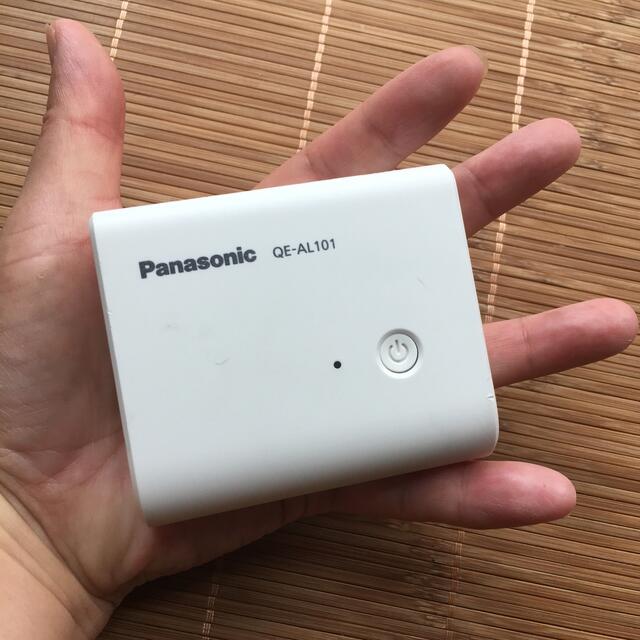 Panasonic(パナソニック)の【値下げ】Panasonic モバイルバッテリー搭載AC急速充電器 スマホ/家電/カメラのスマートフォン/携帯電話(バッテリー/充電器)の商品写真