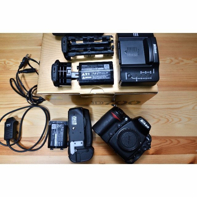 期間特売  D700本体フルセット Nikon デジタルカメラ
