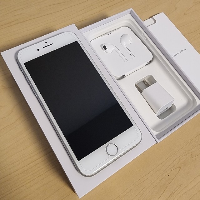 iPhone(アイフォーン)のiPhone8 64GB docomo SIMフリー スマホ/家電/カメラのスマートフォン/携帯電話(スマートフォン本体)の商品写真