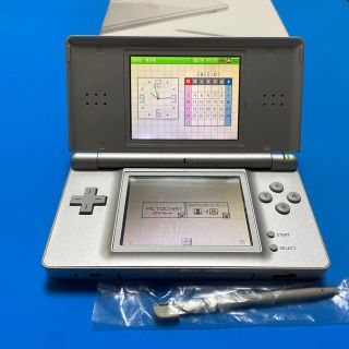 ニンテンドーDS(ニンテンドーDS)のNintendo DS ニンテンド-DS LITE グロスシルバー(携帯用ゲーム機本体)