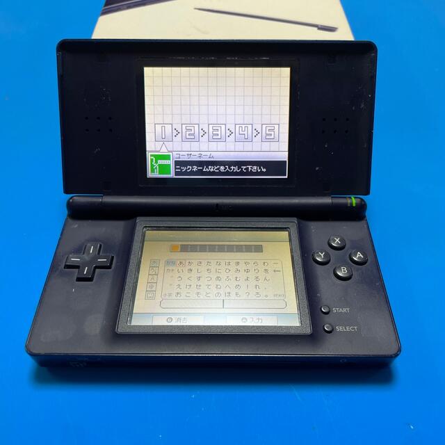 ニンテンドーDS(ニンテンドーDS)のNintendo DS ニンテンド-DS LITE エナメルネイビー エンタメ/ホビーのゲームソフト/ゲーム機本体(携帯用ゲーム機本体)の商品写真