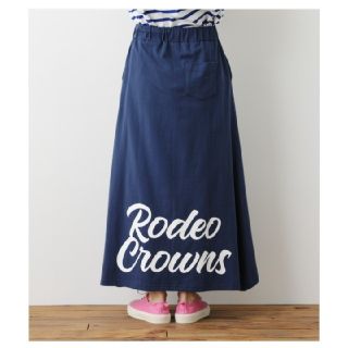 ロデオクラウンズワイドボウル(RODEO CROWNS WIDE BOWL)のヴィンテージライク ロゴカットスカート(ロングスカート)